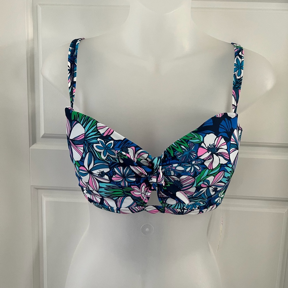 Sundazed Style #F74150 Tie Back Swimsuit Top. Underwire support.  Size 34DD NWT